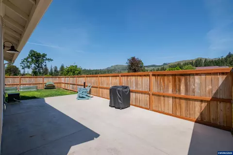 Exterior - 123 Sorbin Ave E, Gates, OR 97346 photo 8 of 12
