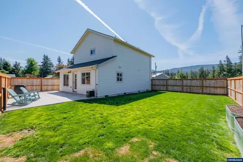Exterior - 123 Sorbin Ave E, Gates, OR 97346 photo 7 of 12