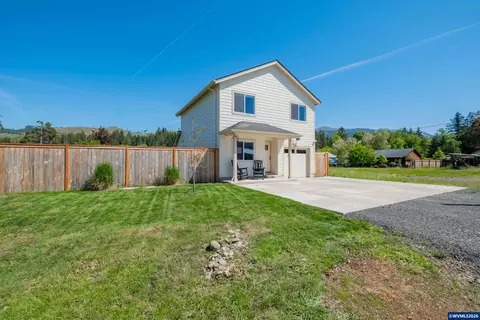 Exterior - 123 Sorbin Ave E, Gates, OR 97346 photo 2 of 12