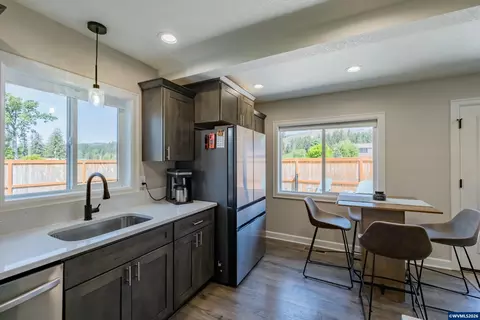 Kitchen - 123 Sorbin Ave E, Gates, OR 97346 photo 3 of 3