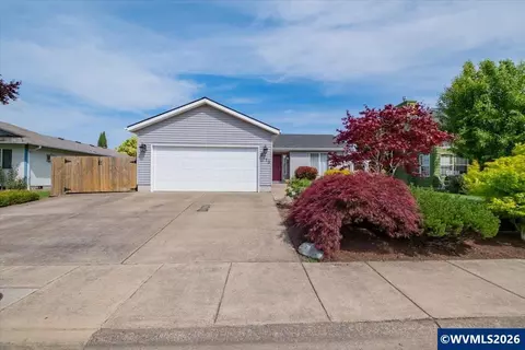 2713 S 12th St, Lebanon, OR 97355