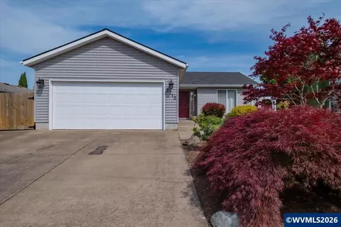 2713 S 12th St, Lebanon, OR 97355