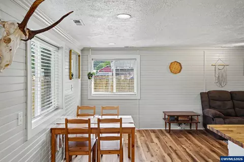 Dining - 295 10th St, Lyons, OR 97358 photo 1 of 2