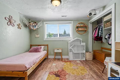 Bedroom - 295 10th St, Lyons, OR 97358 photo 1 of 5