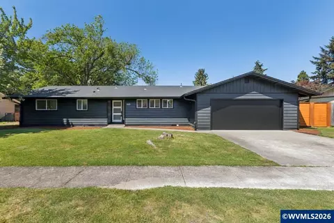 1079 Westwood Dr, Stayton, OR 97383