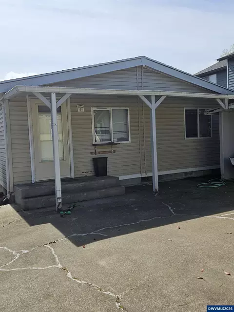 500 Warren St #9, Monmouth, OR 97361