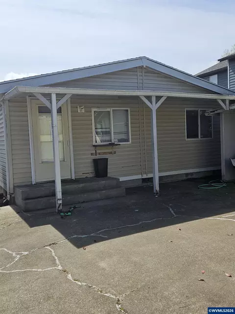 500 Warren St #9, Monmouth, OR 97361