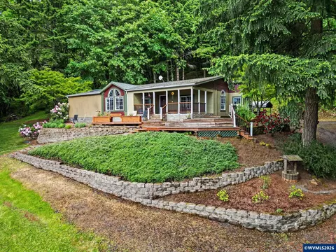 22475 SE Royal Anne Dr, Amity, OR 97101