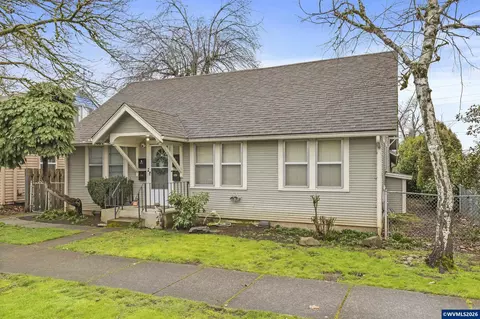 771 21st St SE, Salem, OR 97301