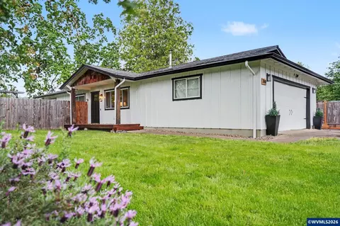 760 SEdwards Dr, Dundee, OR 97115