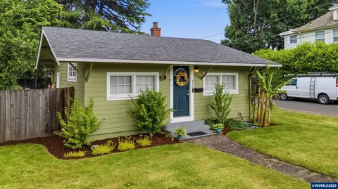 370 24th St NE, Salem, OR 97301