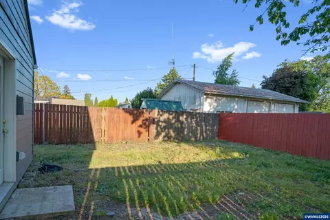 Exterior - 2010 1st Ave E, Albany, OR 97321 photo 4 of 13