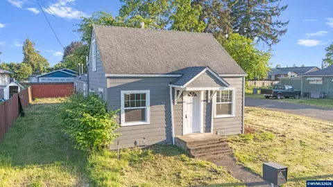Exterior - 2010 1st Ave E, Albany, OR 97321 photo 3 of 13