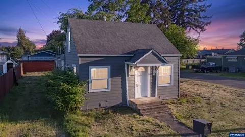 2010 E 1st Ave, Albany, OR 97321