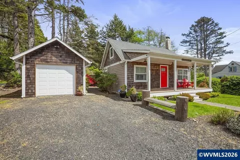 2704 SW Beach Ave, Lincoln City, OR 97367