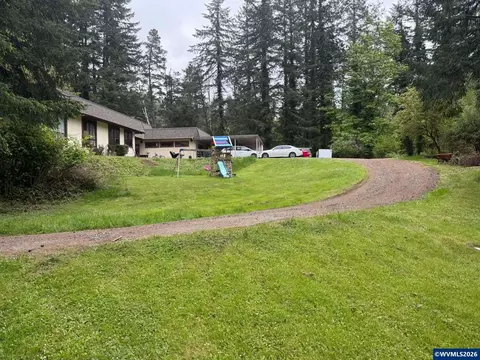 1712 N Nye St, Toledo, OR 97391