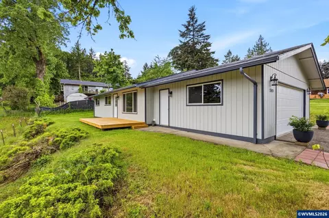 745 SW Barber Ave, Willamina, OR 97396