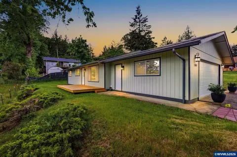 745 SW Barber Ave, Willamina, OR 97396