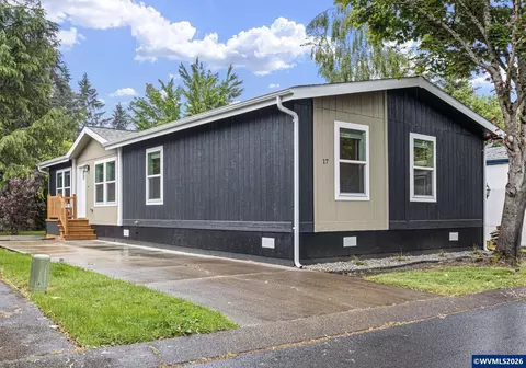 23077 SW Main St #17, Sherwood, OR 97140