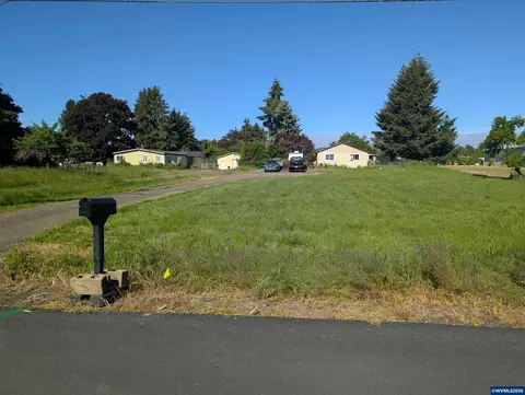 415 SE Hawthorne Ave, Dallas, OR 97338
