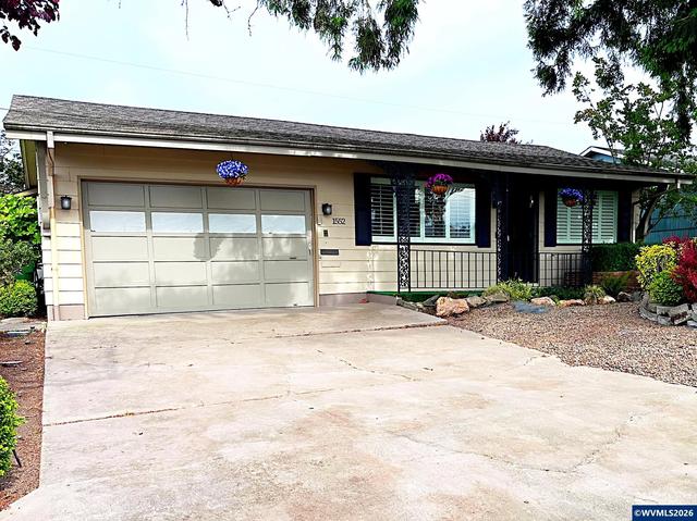 1552 Umpqua Rd, Woodburn, OR 97071