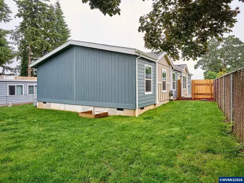 11633 Warbler Ln NE, Aurora, OR 97002