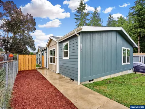 11633 Warbler Ln NE, Aurora, OR 97002