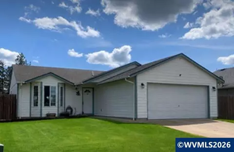 1048 Kees St, Lebanon, OR 97355