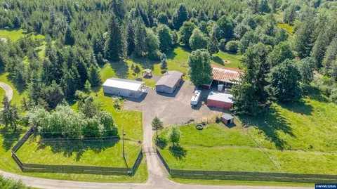7601 Fire Hall Rd, Grand Ronde, OR 97347