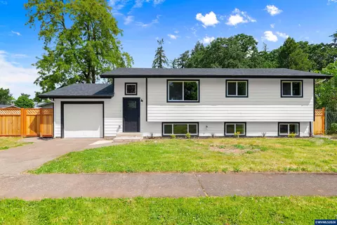 853 Shangri La Ave NE, Salem, OR 97303