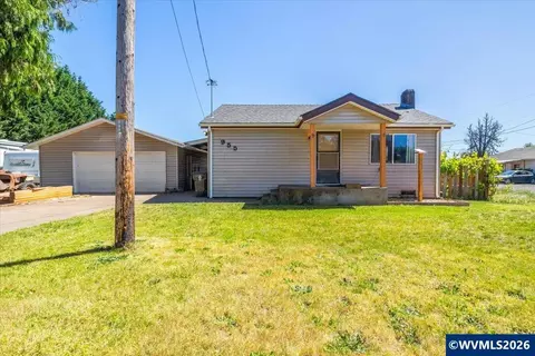 955 F St, Lebanon, OR 97355