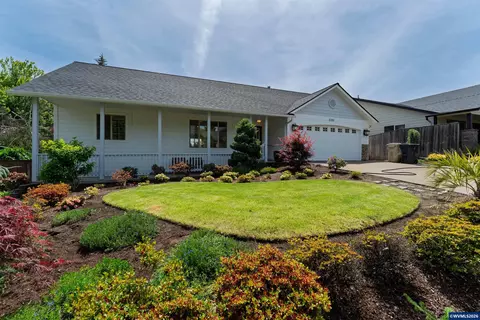2190 NW Cluster Oak Ave, Albany, OR 97321
