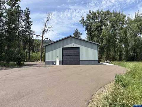 70452 Bear Creek Rd, Wallowa, OR 97885