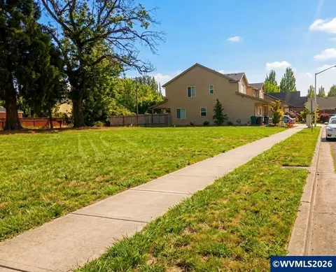 816 Maple St, Independence, OR 97351