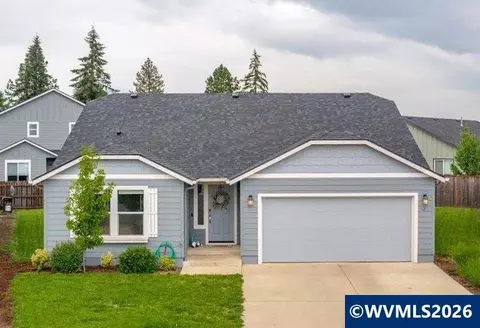2271 Cheadle Lake Ct, Lebanon, OR 97355