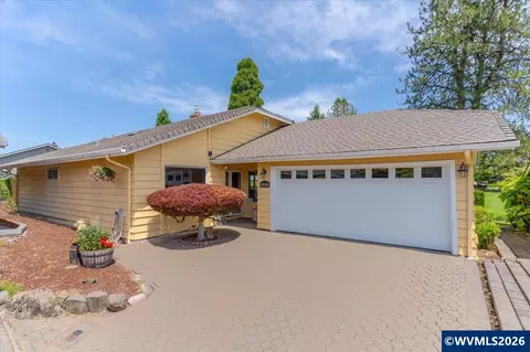 3218 Oakcrest Dr NW, Salem, OR 97304