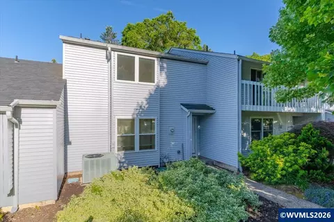 3854 3rd Ave N, Keizer, OR 97303