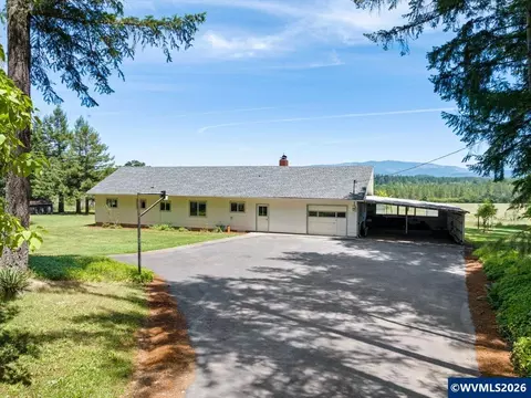 40025 Crestview Ln, Lebanon, OR 97355