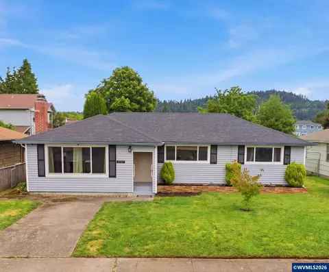 1357 Grove St, Lebanon, OR 97355