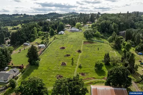 6695 Elmhurst Ave S, Salem, OR 97306