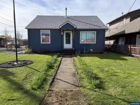 2906 Elmira Rd, Eugene, OR 97402