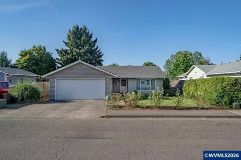 835 Sunflower Ln, Lebanon, OR 97355
