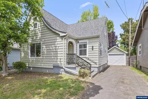 985 Madison St NE, Salem, OR 97301