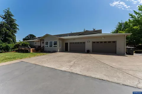 38703 Shady Oak Dr NE, Albany, OR 97322