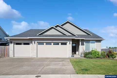 4722 Royal Dr Ne Dr, Albany, OR 97321