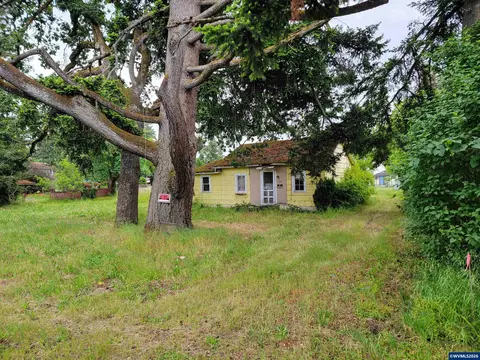 1100 E Santiam St, Stayton, OR 97383