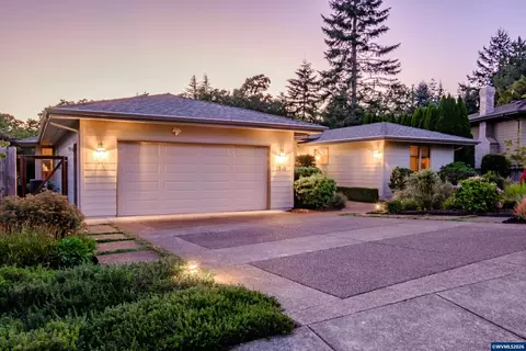 2548 NW Maser Dr, Corvallis, OR 97330