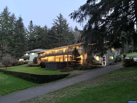 6135 Skyline Rd S, Salem, OR 97306