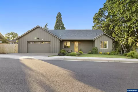 1301 Uff Da St, Silverton, OR 97381