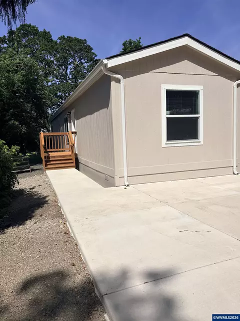 502 N 8th St #30, Philomath, OR 97370